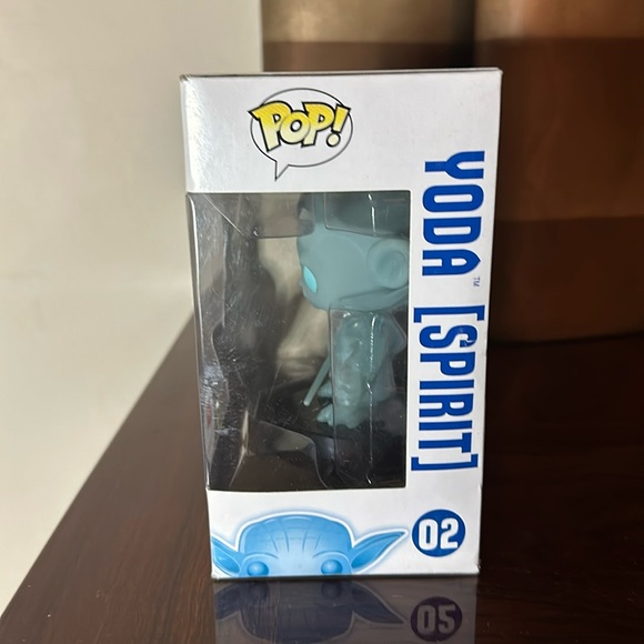 Funko Pop Star Wars Yoda (Spirit) Glow In The Dark Bobble-Head Figurine - Picture 6 of 7